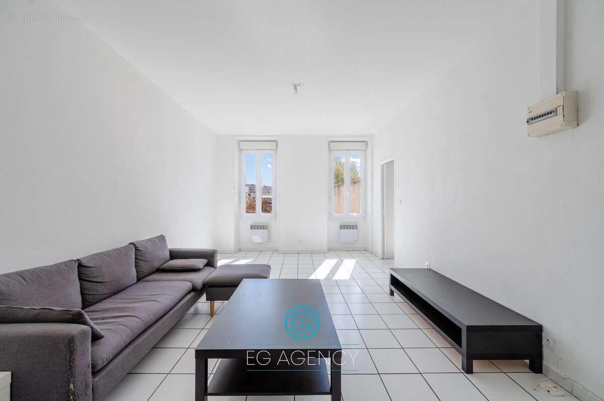 Appartement à MARSEILLE-4E