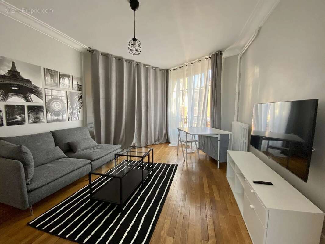 Appartement à PARIS-15E