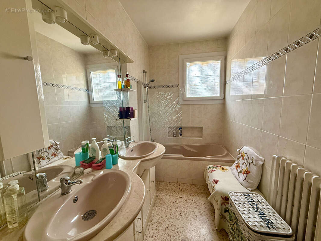 Maison à SAINT-SYLVESTRE-SUR-LOT