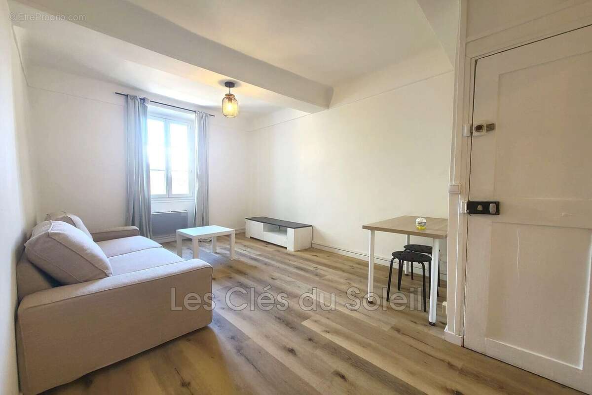 Appartement à CUERS