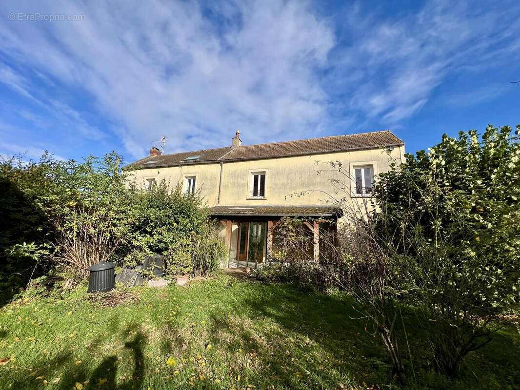 Maison à MEZIDON-CANON