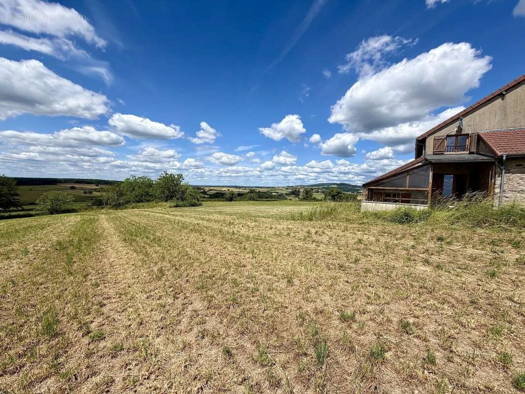 Grand ensemble, entièrement isolé avec 1,4 hectare à vendre près de Remilly - photo 64