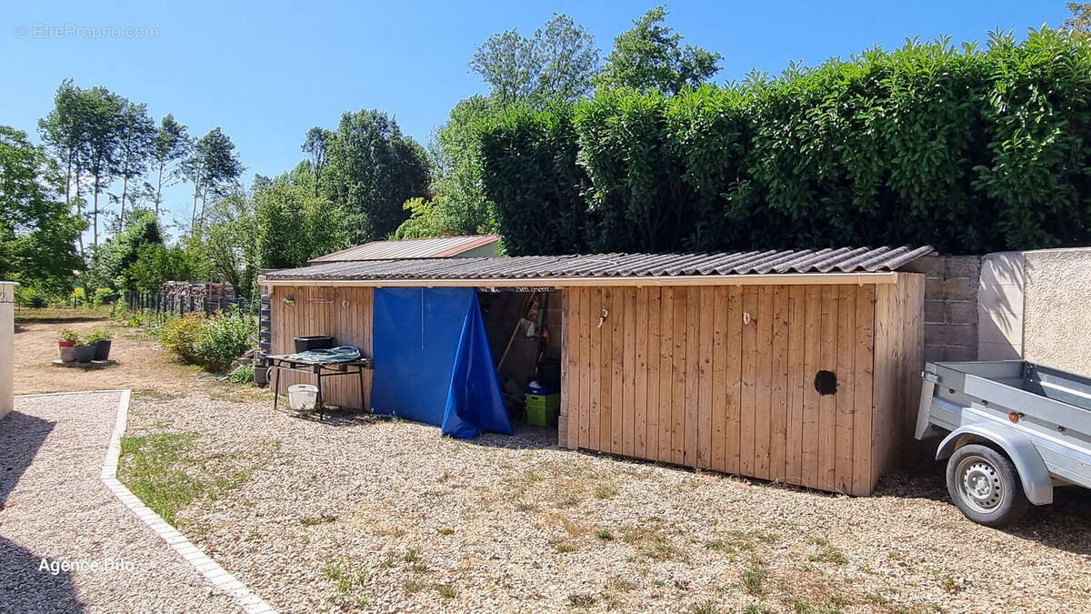 Pavillon avec grande terrasse et jardin de 1 500M² - photo 12