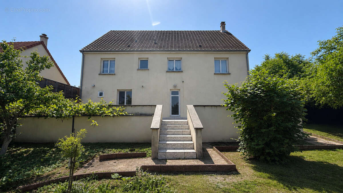 Maison à BLERE