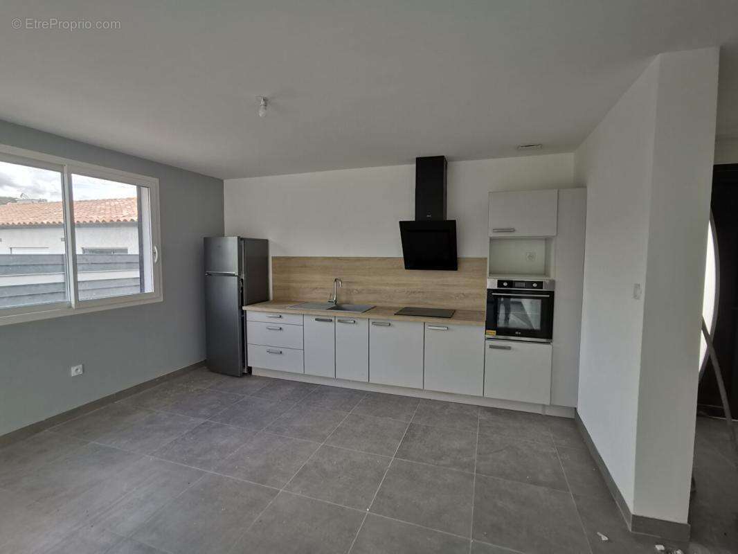 Villa RECENTE Saint Privat Des Vieux 6 pièce(s) 130 m2 4 CHAMBRES  + GARAGE - photo 4