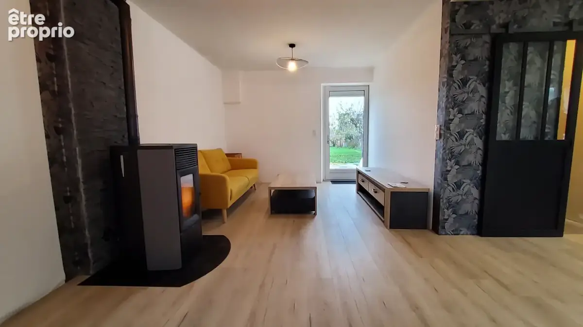 A VENDRE - Maison de ville de 100m2 - 5 pièces - 3 chambres - DERVAL - photo 3