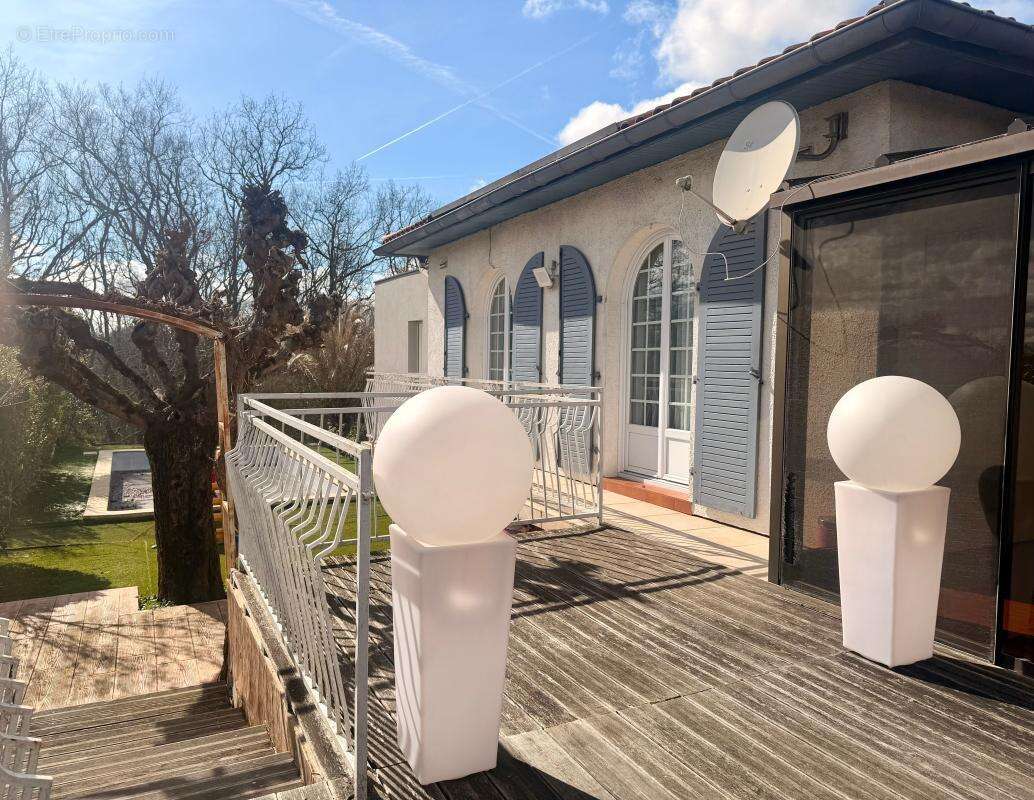 Maison à BRUGUIERES