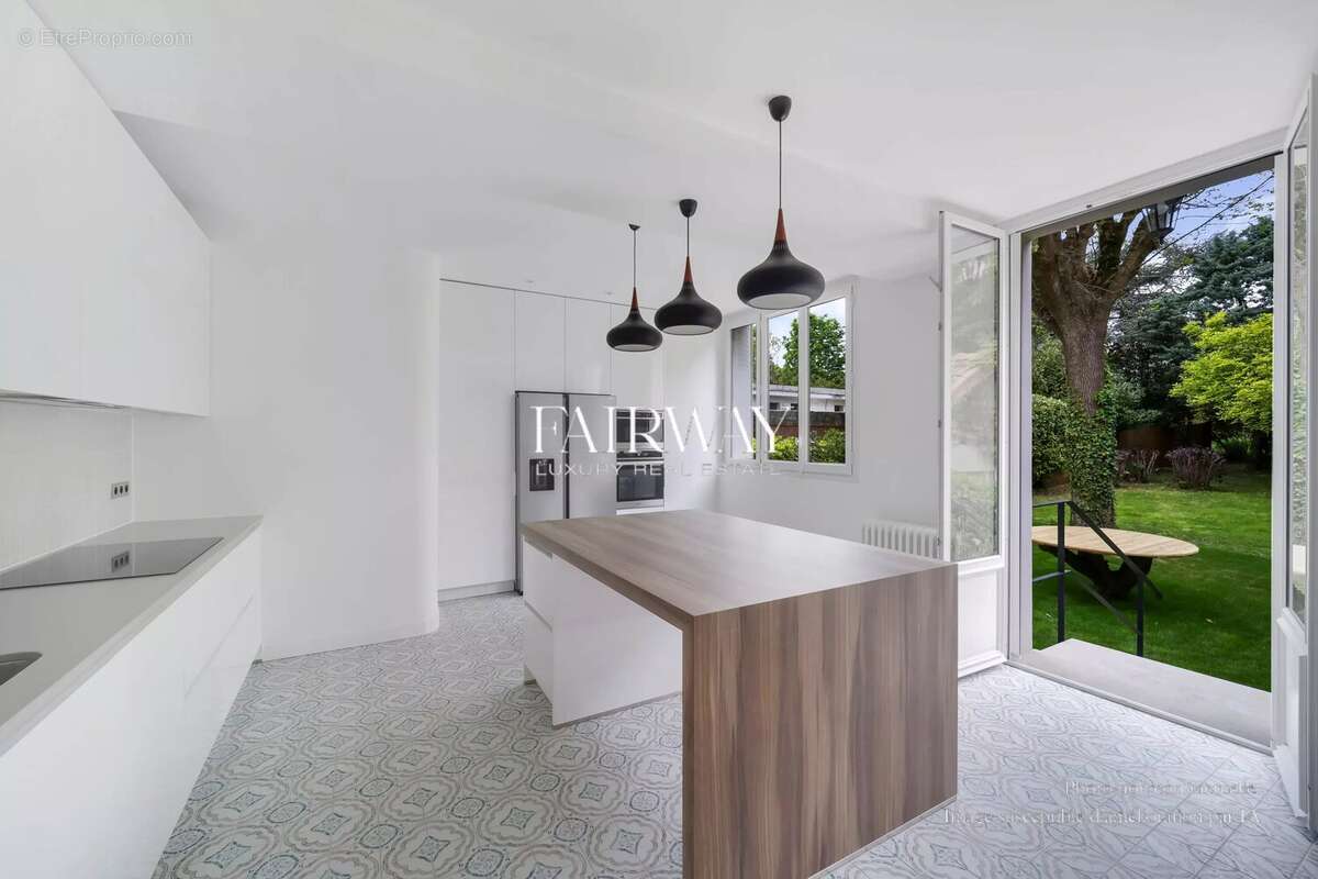 Maison familiale rénovée avec jardin sans vis à vis – 4 chambres – Saint-Cloud (Montretout) - photo 7