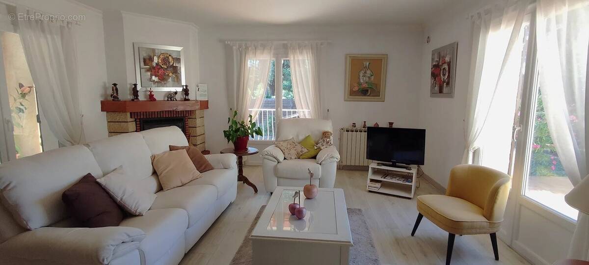 Belle propriete la londe les maures - photo 3