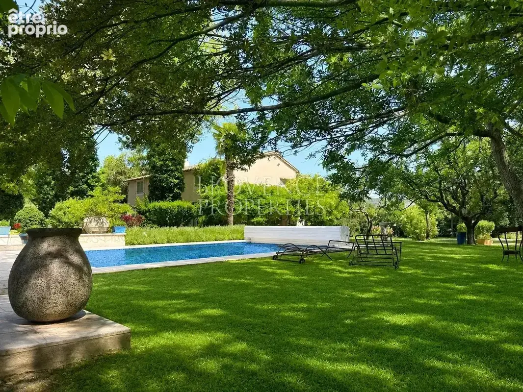 Propriété d'exception avec moulin du 19ème siècle, villa indépendante, 2 piscines sur 1,6 hectare - photo 12