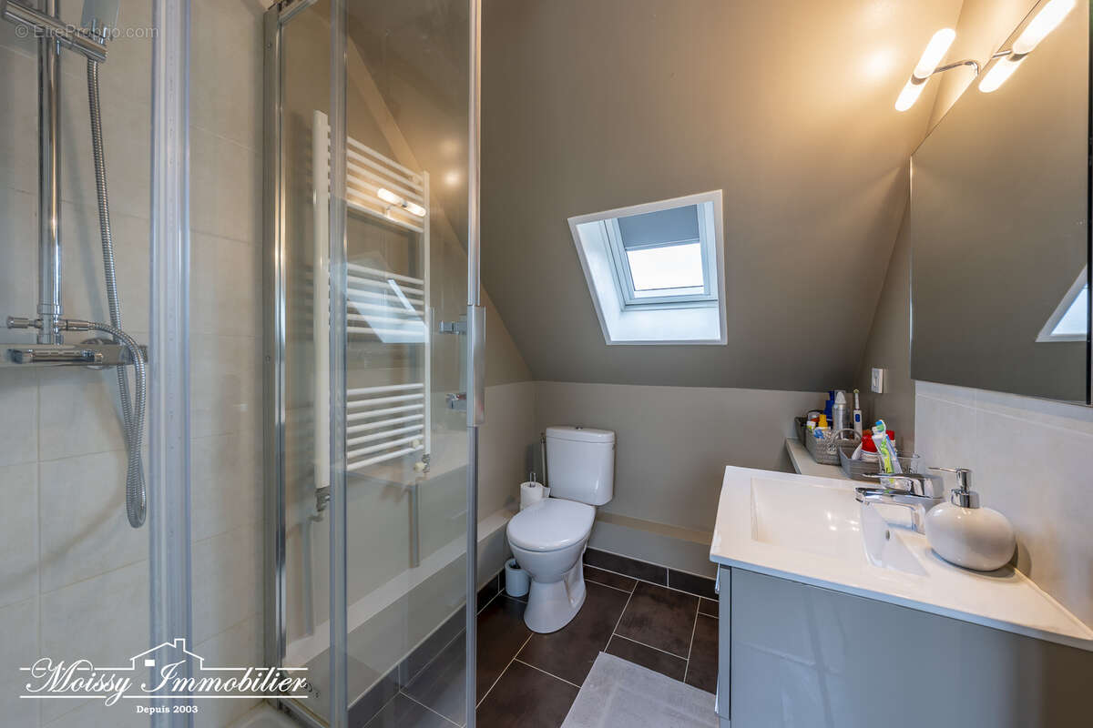 Maison à MOISSY-CRAMAYEL