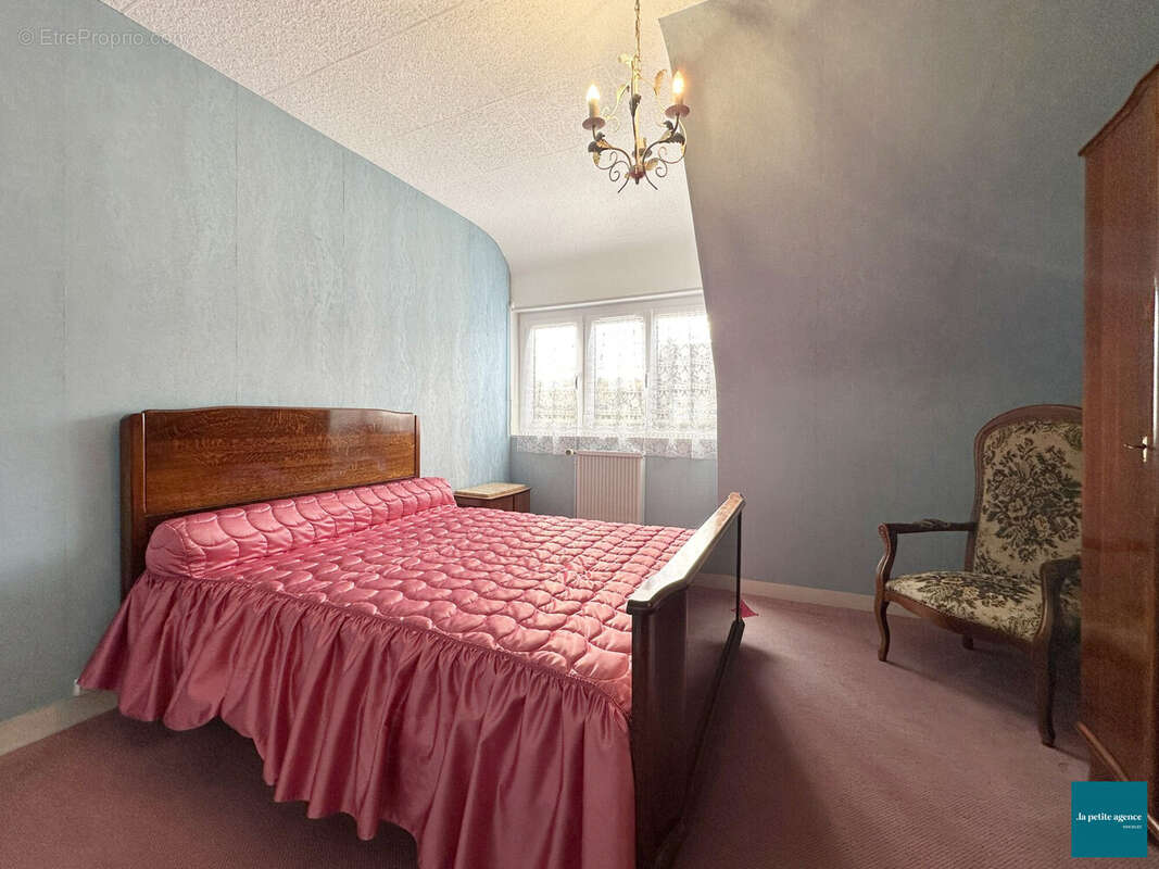 Maison à EQUEURDREVILLE-HAINNEVILLE