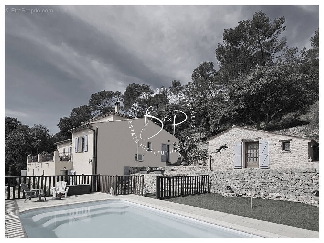 Maison à ENTRECASTEAUX