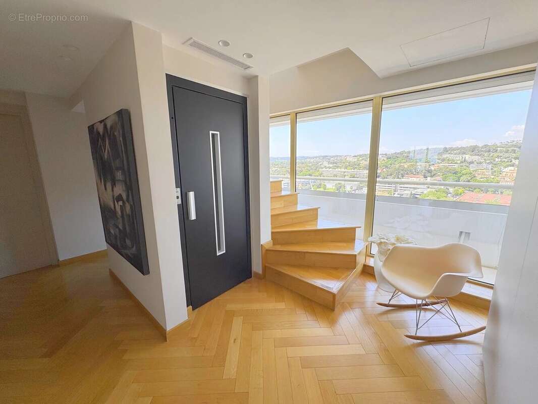 Appartement à VILLENEUVE-LOUBET