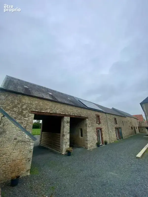 Ancien corp de ferme à Formigny La Bataille 6 pièce(s) 342 m2 - photo 4