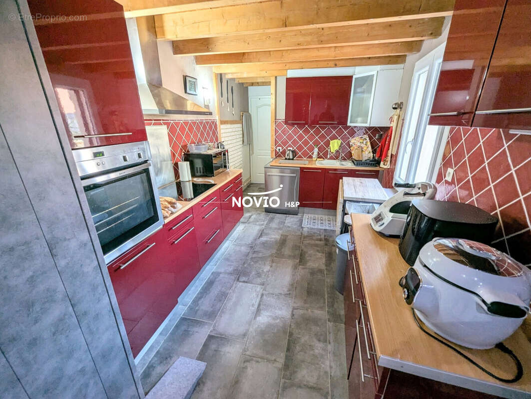 Maison 123 m² à Scorbe-Clairvaux  - photo 4
