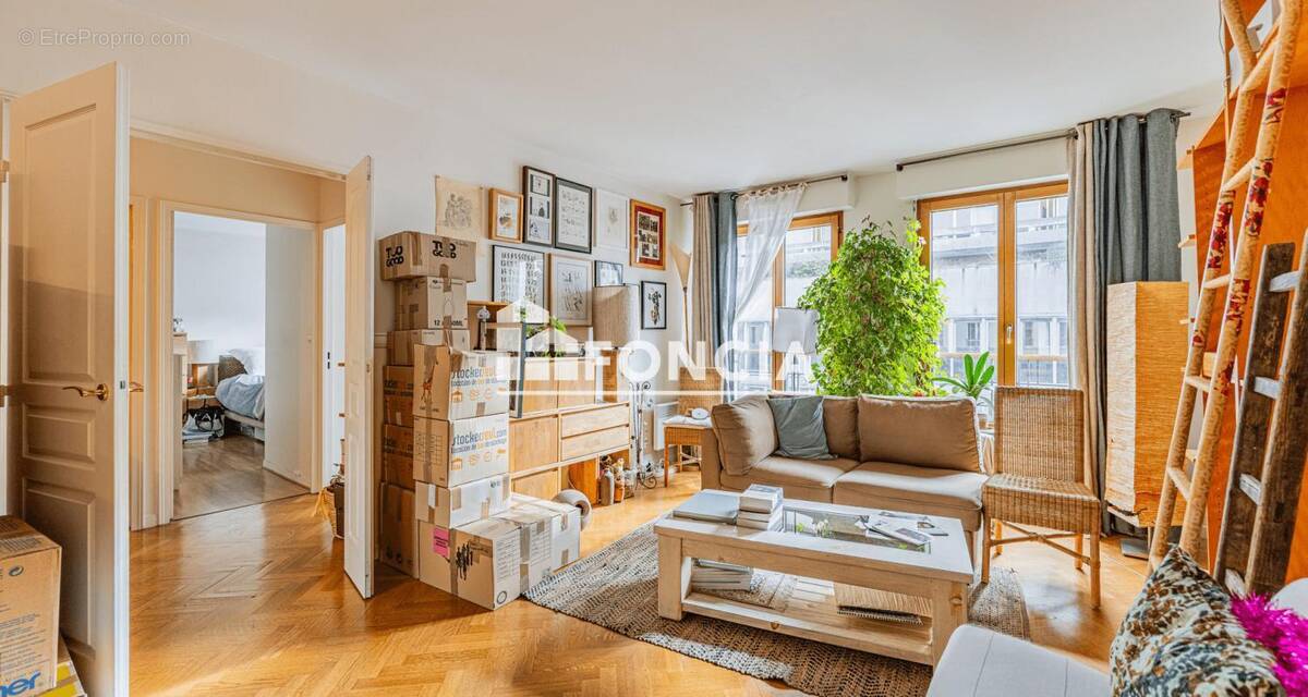 Appartement à PARIS-11E
