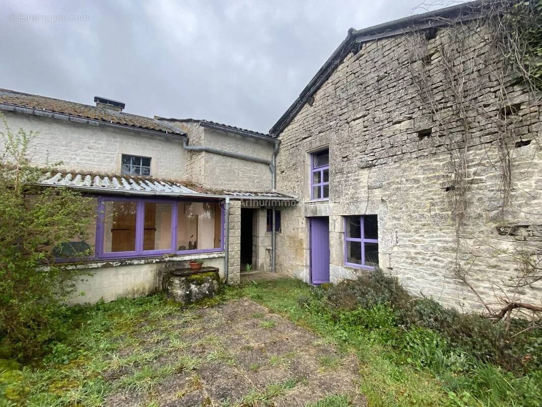 Maison à ROCHES-BETTAINCOURT