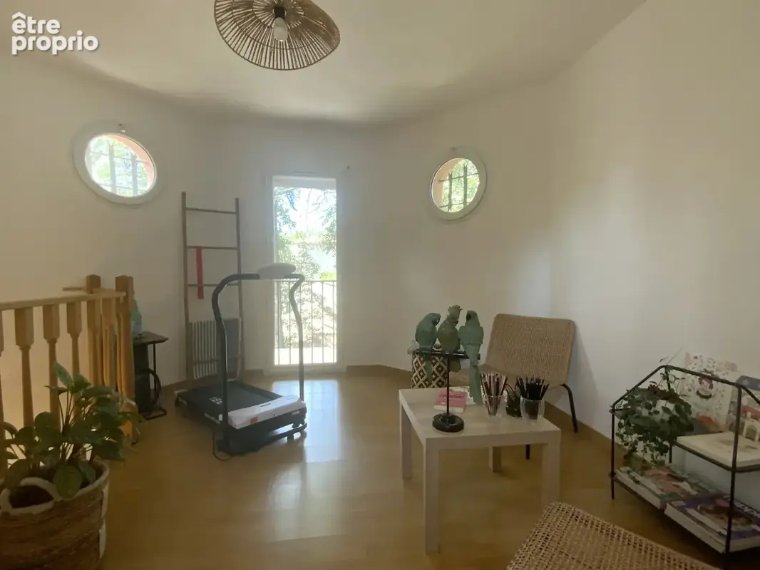 Maison atypique dans un cadre verdoyant avec piscine. - photo 10
