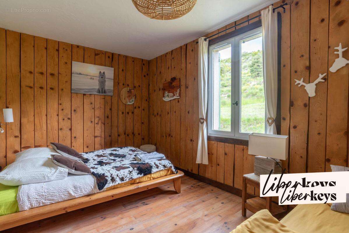 Maison à LA PALUD-SUR-VERDON