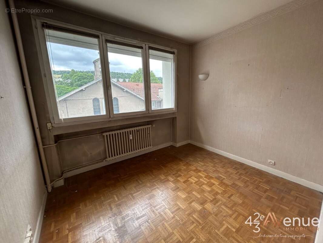 Appartement 98 m² à Saint-Etienne  - photo 7