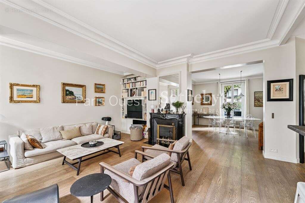 Maison à NEUILLY-SUR-SEINE