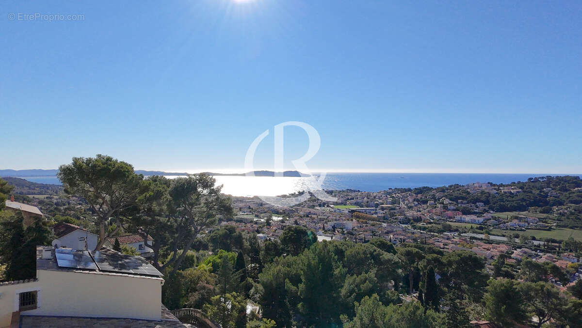 Maison à CARQUEIRANNE