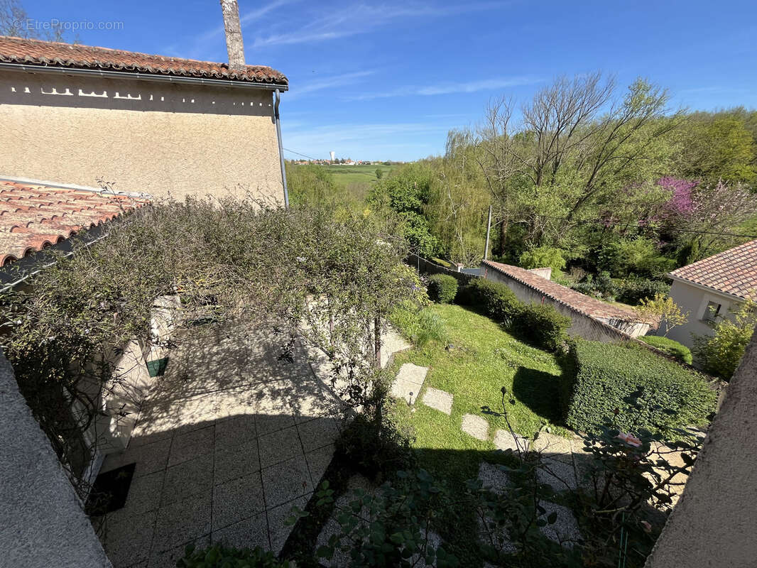 ref 72220 THOUARS Belle maison de 172 m2 dans cadre agréable et calme avec vue sur la campagne - photo 16