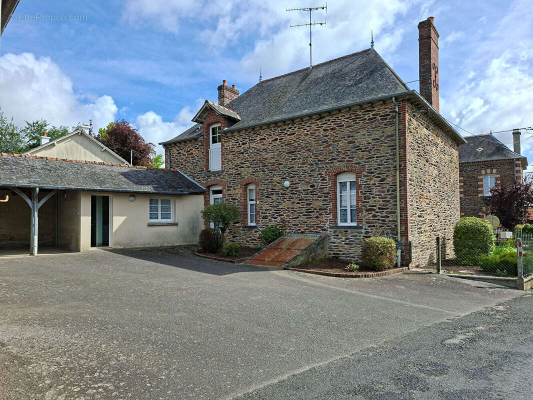 Maison centre Retiers 4 pièce(s) 90 m2 -Terrain 565m² - photo 2