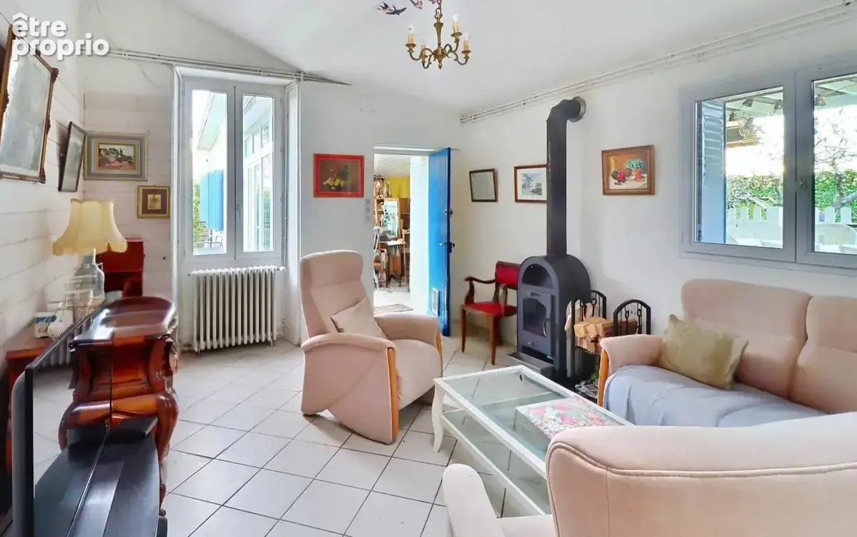 Maison de caractère en pierre de 8 pièces, 5 chambres. 200 m²- DPE C , Saint-Dizant-du Gua - photo 5