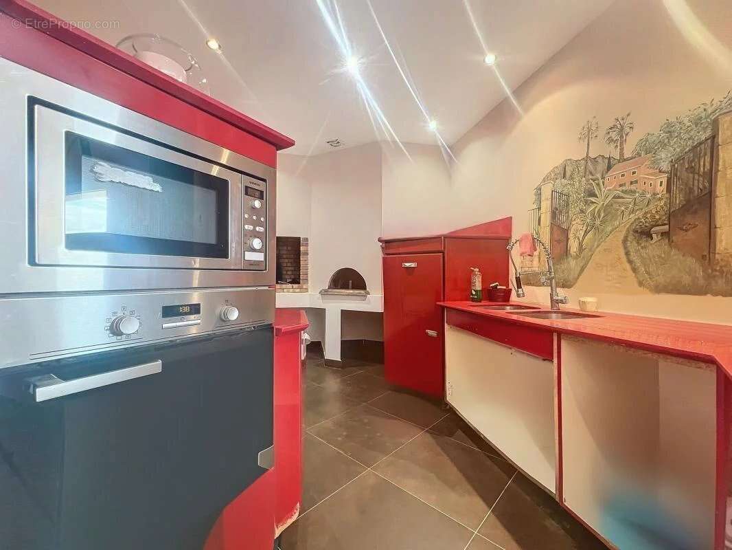 Menton, propriété de 250 m2 avec 2 000 m2 de terrain et piscine - photo 11