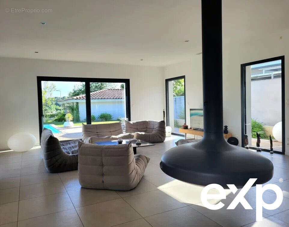 Maison à SAINT-JEAN-DE-VEDAS