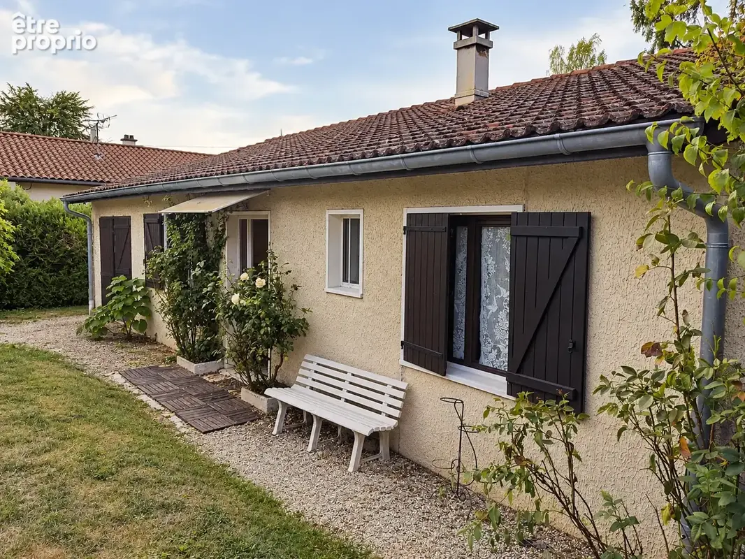 Maison de plain-pied avec grand terrain constructible de 1 421 m2   Secteur Sénissiat - photo 2
