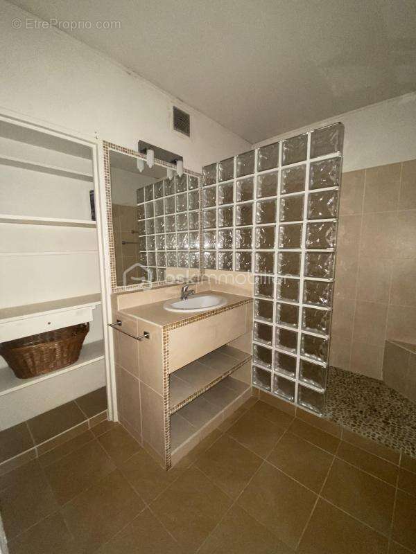 Appartement T4 situé dans un environnement calme et agréable, à proximité du centre-ville de Aix en Provence - photo 8