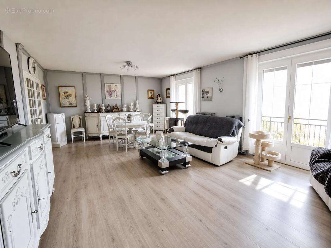 Maison de 4 pièces de 117 m² à Aillant-sur-Milleron - photo 2