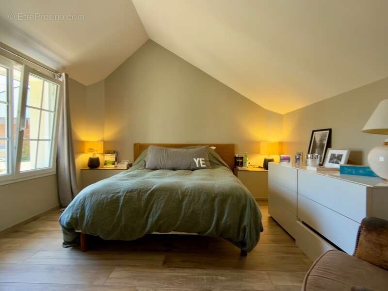 VARENNES SUR LOIRE, Longère rénovée de 134m² habitables / 151m² utiles avec garage et jardin - photo 13