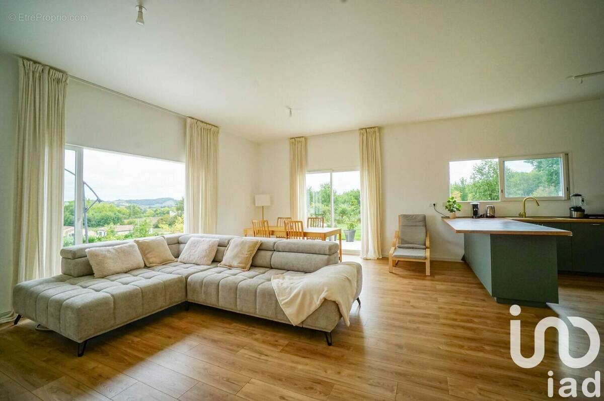 Photo 1 - Maison à TOURNAN