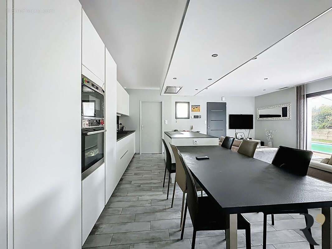 Maison à SAINTE-FOY-D&#039;AIGREFEUILLE