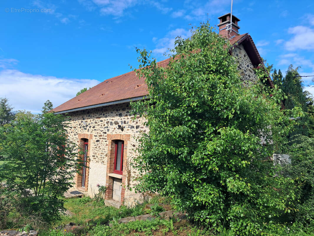 Maison à ESPARTIGNAC