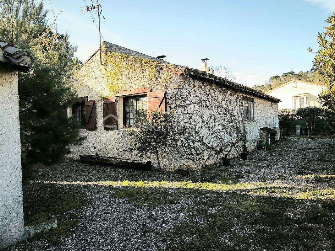 Maison à LATOUR-DE-FRANCE