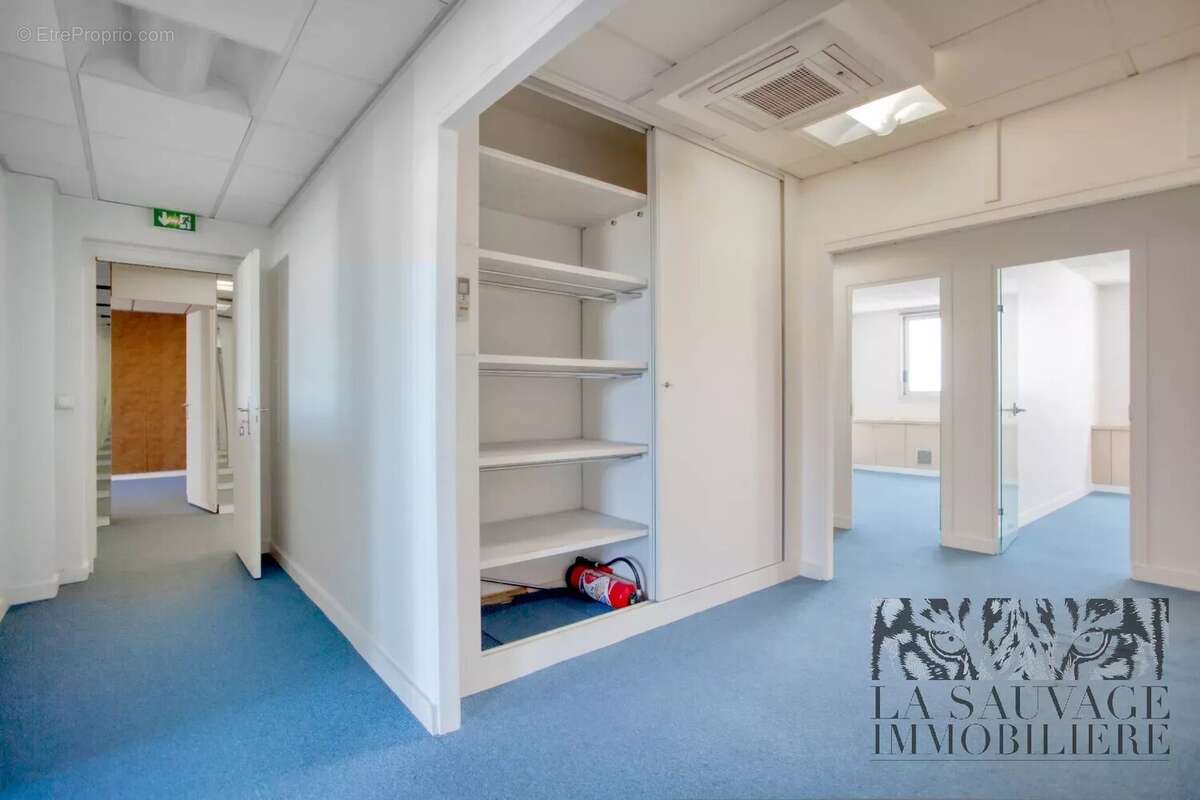 Commerce à NEUILLY-SUR-SEINE