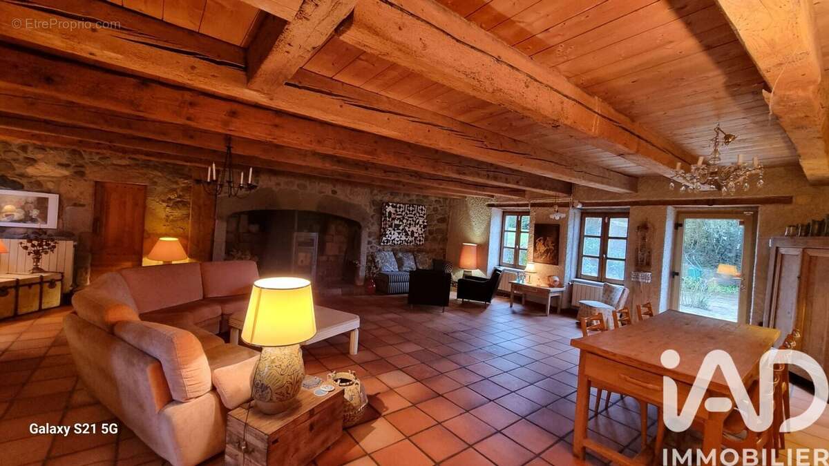 Photo 2 - Maison à SAINT-SAUVES-D'AUVERGNE