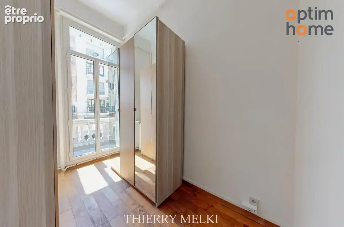 Appartement T3/4 98 m2 - Profession Libérale ou Résidence Principale - Carré d'Or Marseille 8ième - photo 8