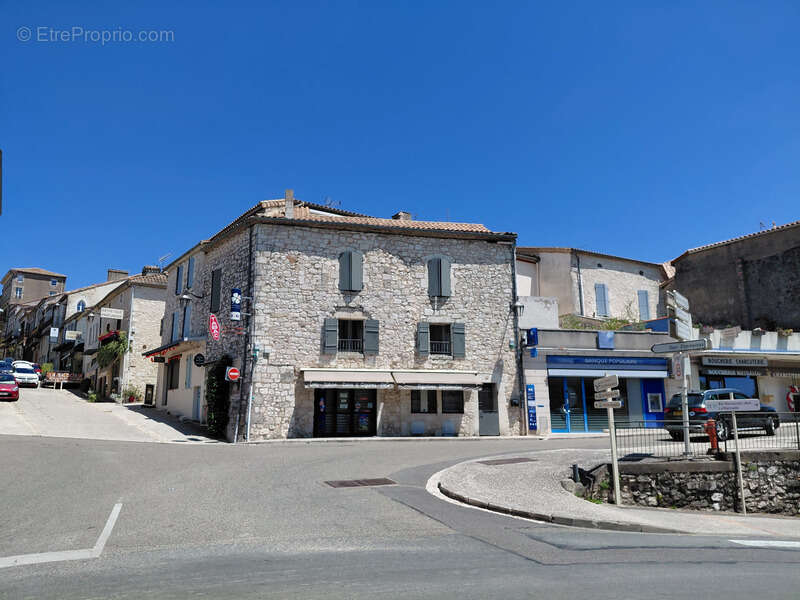 Commerce à MONFLANQUIN
