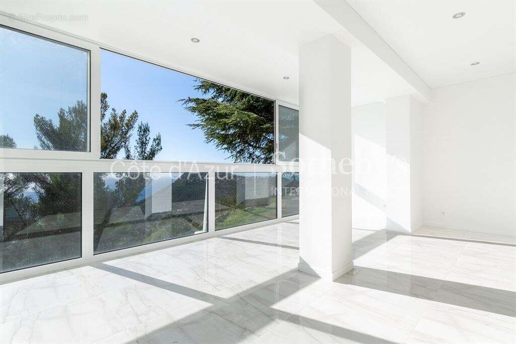 Appartement à LA TURBIE