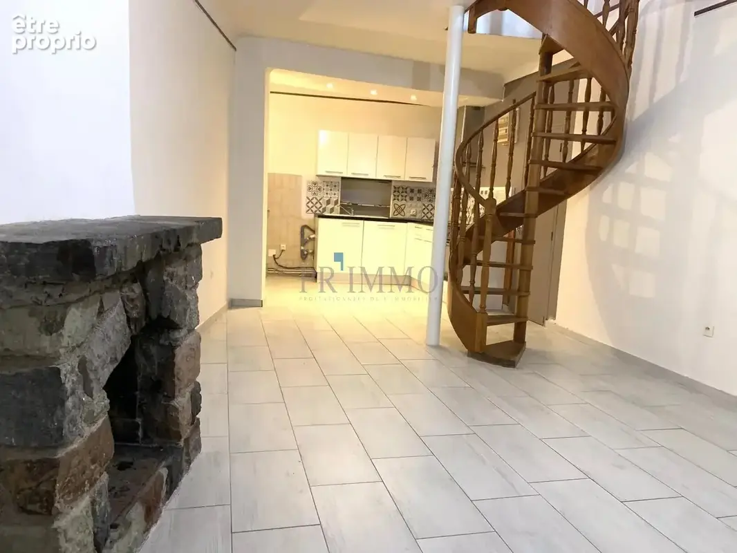 Fréjus Centre appartement T4 en duplex de 63 m2, à rénover, - photo 6