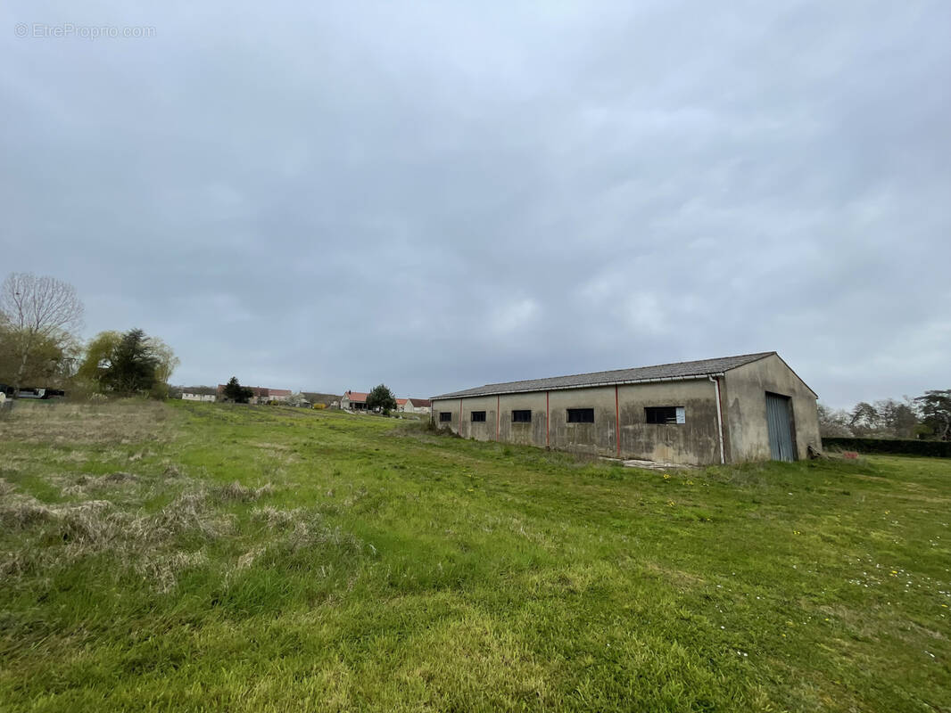 Terrain à AUXONNE