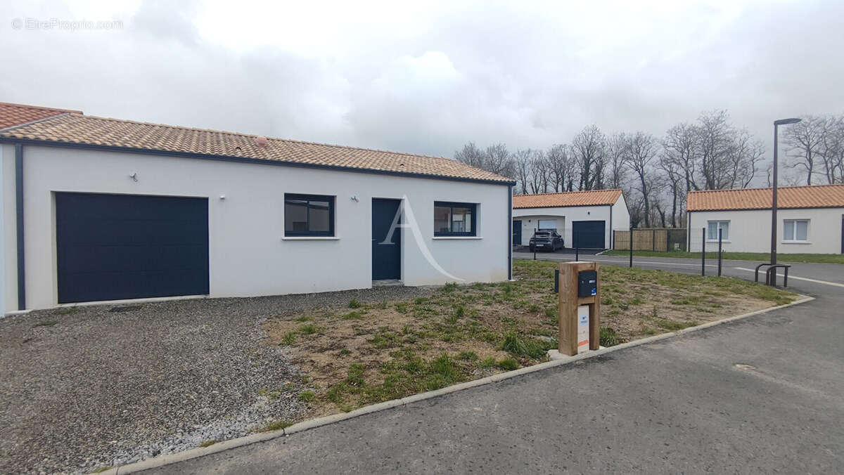 Maison à LA GENETOUZE