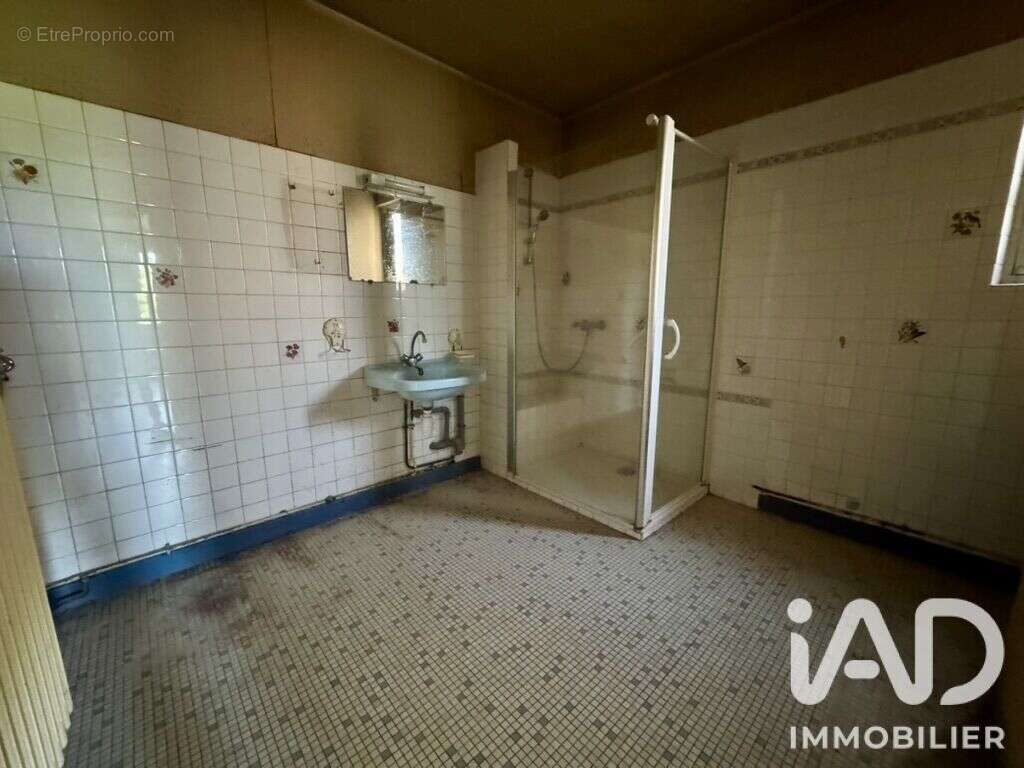 Maison 270 m² à Monthois  - photo 8