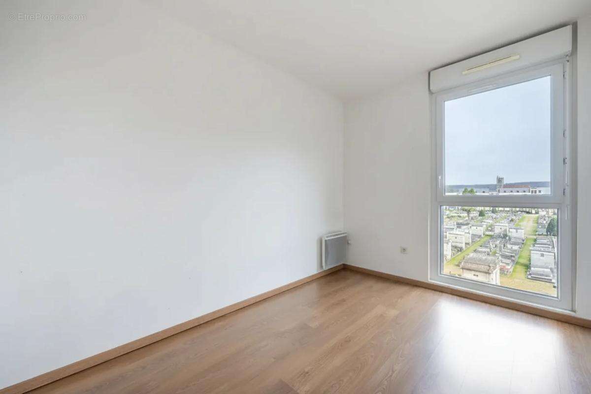 FAMILLE OU INVESTISSEURS Appartement  de 72 m² à Mantes-la-Jolie - photo 8